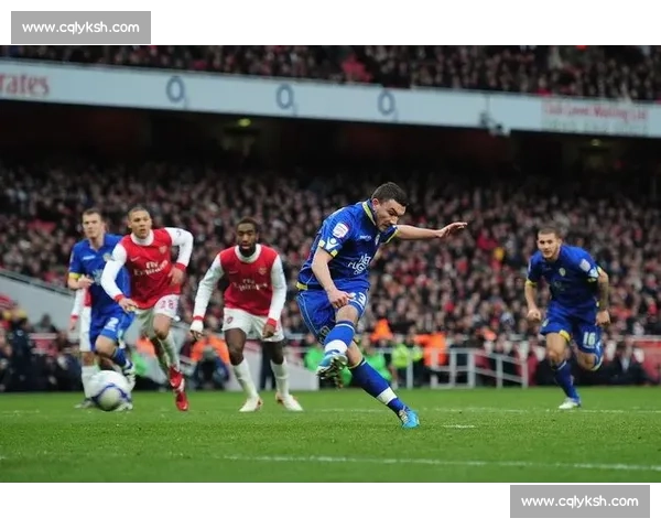 英超焦点对决利兹联迎战莱切斯特城争夺关键三分榜单形势悬念拉满